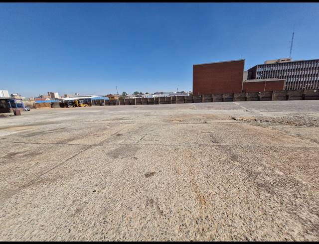 12,000M² WAREHOUSE TO LET IN GERMISTON CENTRAL